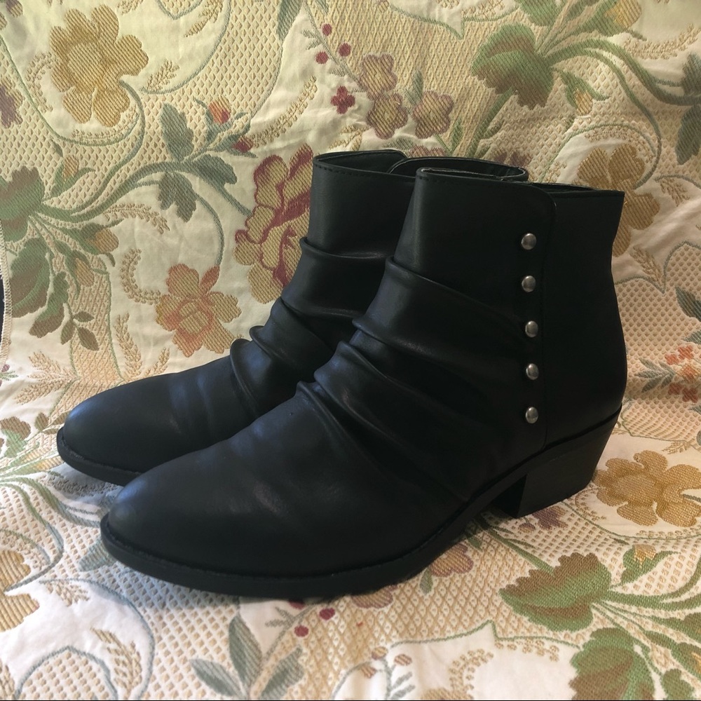⬇️⬇️ White Mountain Declan Bootie